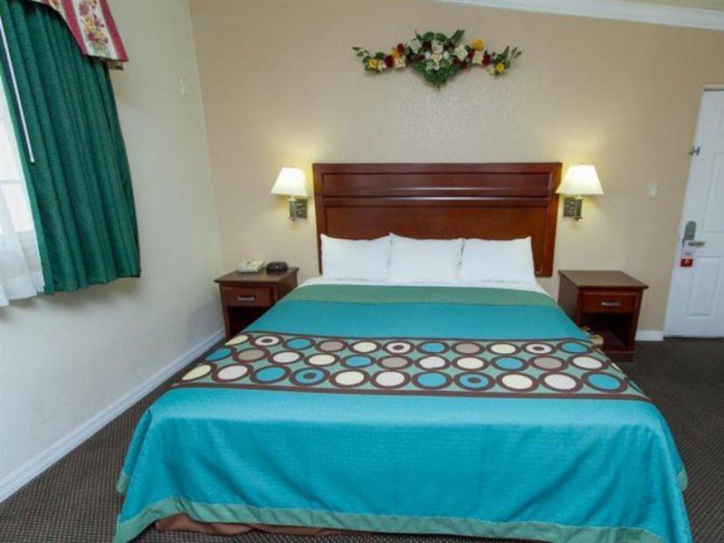 Surestay By Best Western Fresno Central Eksteriør bilde