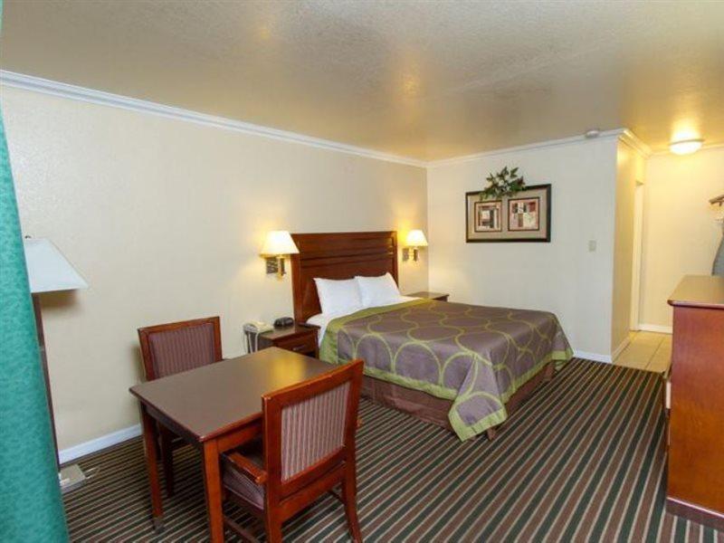 Surestay By Best Western Fresno Central Eksteriør bilde