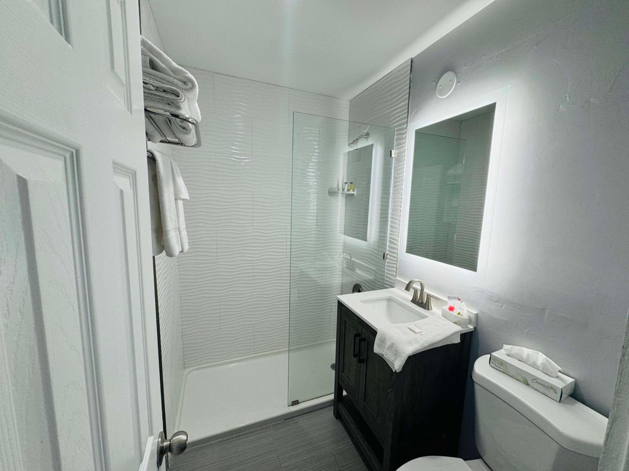 Surestay By Best Western Fresno Central Eksteriør bilde