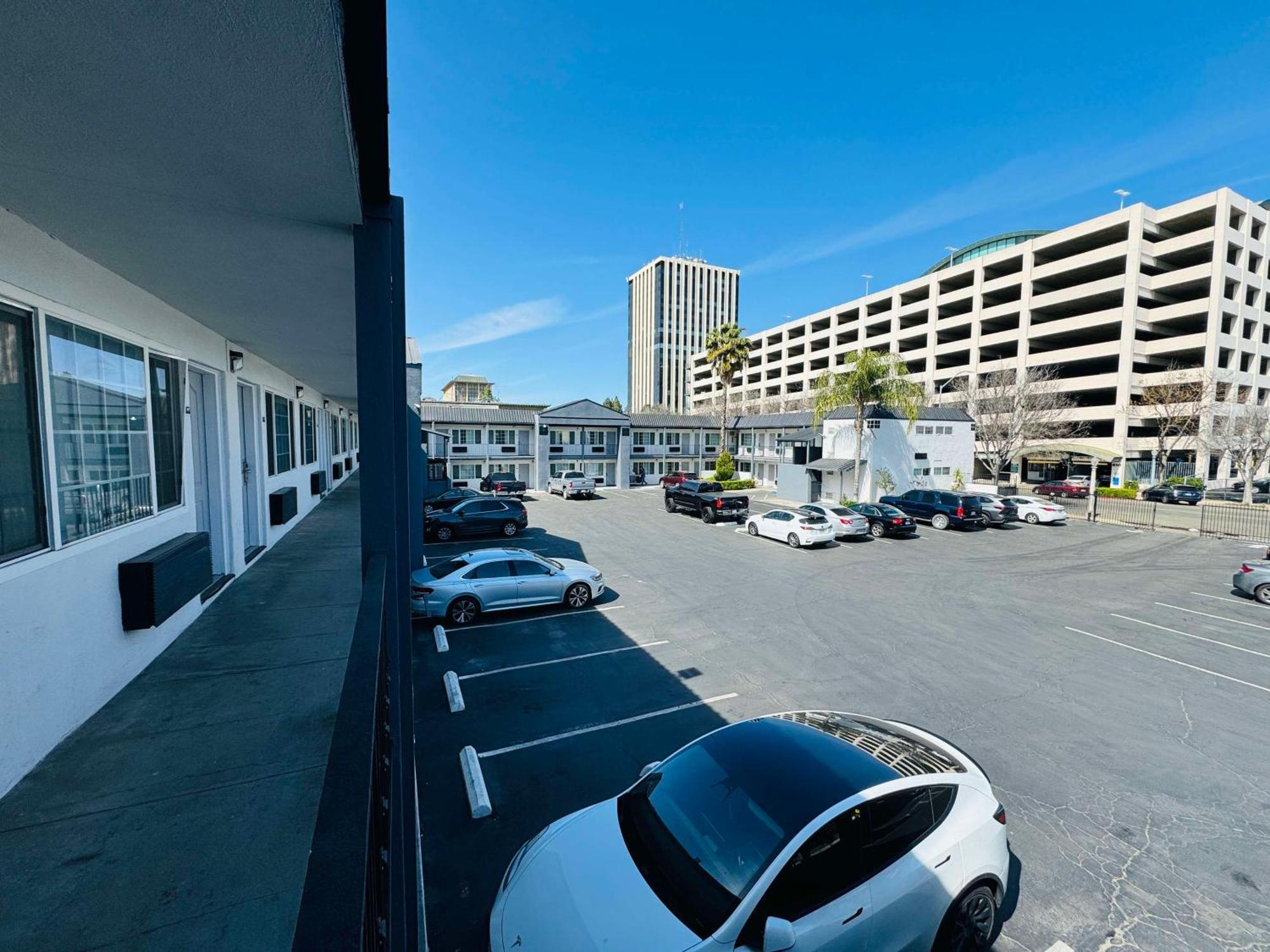 Surestay By Best Western Fresno Central Eksteriør bilde