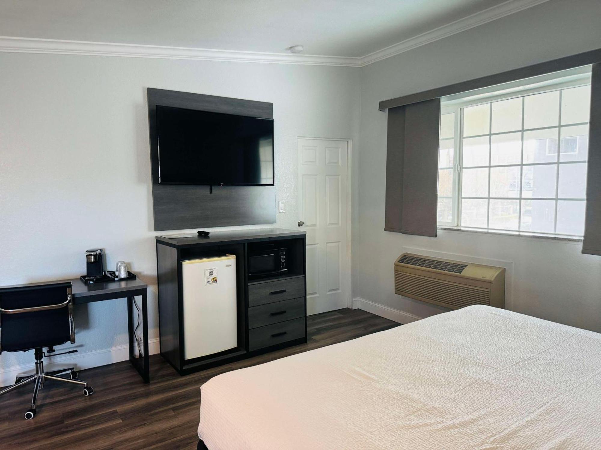Surestay By Best Western Fresno Central Eksteriør bilde